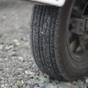 Кое е по-опасно през зимата: ненапомпаните или пренапомпаните гуми?